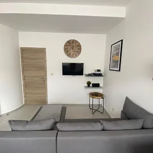 1-c Superbe Tres Calme Et Bien Decore Apartment Charleroi
