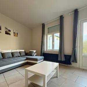 Appartement Station 173 A Bruxelles-charleroi-airport, Charleroi